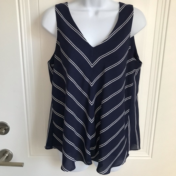 Cynthia Rowley Tops - 🔴 4/$15 Cynthia Rowley navy chevron stripe lined tank top sz M in EUC